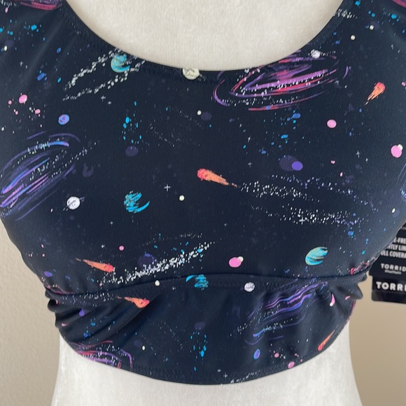 Torrid Bikini Top Black Galaxy Scoop Size 2X 18-20 New - Picture 2 of 4